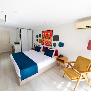 Trendy Room King Size Bed Garden View